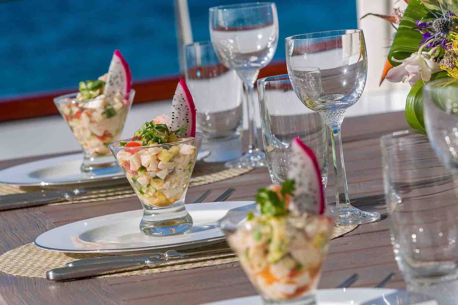 Vacation on Motor Yacht, details of Interior Luxury Yacht from Bahamas to Caribbean